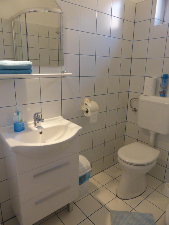 Napfeny Apartman Es Vendeghaz 艾格扎洛克 外观 照片